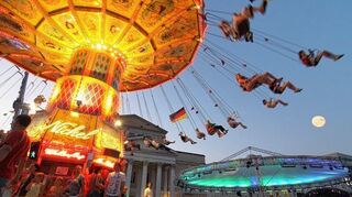 <p>Mehrere Hunderttausend Besucher werden beim Darmstädter Heinerfest erwartet. Gefeiert wird es von heute bis Montag.</p>