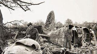 <p>Das Wrack des Bombers: Am 10. Mai 1941 wurde das Flugzeug mit Fritz Muhn an Bord bei Birmingham abgeschossen.</p>