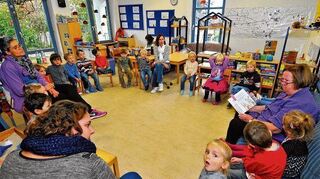 <p>Die kleinen Kita-Kinder im Alter von drei bis vier Jahren hatten sich zur Vorlesestunde versammelten und hörten insgesamt drei Geschichten.</p>