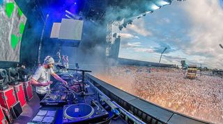 <p>Immer ein Besuchermagnet beim Hessentag: die "Just-White"-Party von Radio FFH.</p>