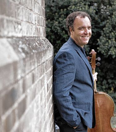 <p>Zwei großartige Musiker: Cellist Adrian Brendel (links) und Pianist Kit Armstrong. Gemeinsam sind sie am 5. April auf Einladung der Kunstfreunde Bensheim im Parktheater zu hören.</p>