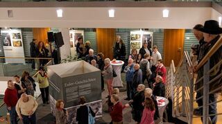 <p>Im Kundenberatungszentrum der Sparkasse ist derzeit die Ausstellung "Erinnerungen an das Ende der Bensheimer Papierfabrik" zu sehen.</p>
