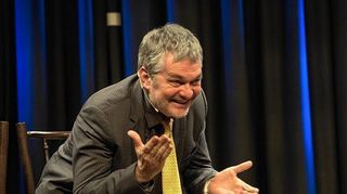 <p>Kabarettist Werner Brix aus Österreich ließ im ausverkauften Sapperlot keine Wiener Gemütlichkeit aufkommen.</p>