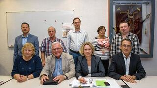 <p>Die CDU Lautertal hat bei der Hauptversammlung ihren Vorstand neu gewählt. Unser Bild zeigt (hinten, von links): Alexander Kreissl, Peter Reimund, den Fraktionsvorsitzenden Dieter Lendle, Heidi Kinzel und Rolf Degenhardt sowie (vorne, von links: Christiane Stock, Gottfried Schneider (Wahlleiter), Vorsitzende Anja Müller und Uwe Volk.</p>