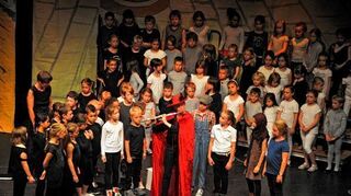 <p>Gemeinschaftsprojekt: Der Rattenfänger von Hameln wurde am Donnerstag als Singspiel im Parktheater aufgeführt.</p>