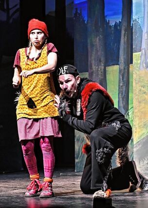 <p>Keine Angst vorm bösen Wolf: Das Musiktheater Mannheim brachte eine moderne Version des Märchens "Rotkäppchen" auf die Bühne des Parktheaters.</p>