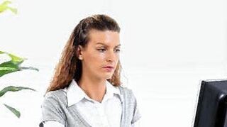 <p>Der Bildschirm muss individuell eingestellt werden.</p>