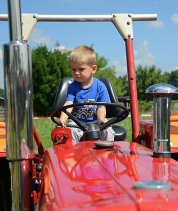 <p>Früh übt sich, wer einmal PS-starke Gefährte bewegen möchte.</p>