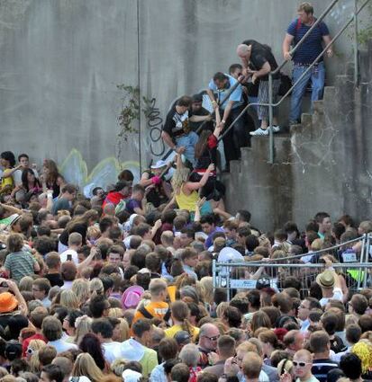 21 Menschen starben 2010 durch eine Massenpanik während der Party.
