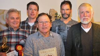 Die Züchter (v.l.) Reinhold Reichl, Erik Massoth, Walter Wohlfahrt, Thomas Hilsdorf und Karlheinz Massoth, konnten sich bei der Landesverbandsmeisterschaft über einen Erfolg