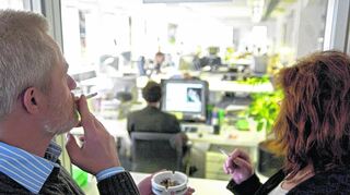 <p>Zigaretten am Arbeitsplatz: zukünftig vielleicht ein seltenes Bild</p>
