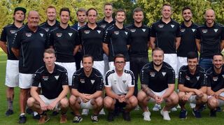 Verspätet konnten sich die Einhäuser SGE-Fußballer über den Aufstieg in die Gruppenliga freuen.