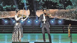 Marie-Luise Dingler und ihr Bruder Christoph im „Yingkou Liaohe Theatre“.