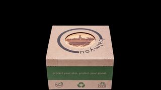 Auch eingepackt bleibt das Logo des Start-ups sichtbar.