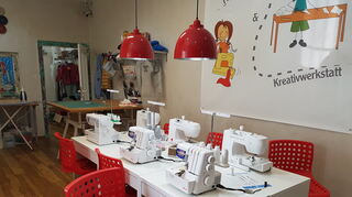 Bei Naschl gibt es Näh-Workshops für Groß und Klein, Anfänger und Fortgeschrittene.