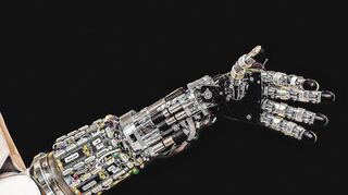 Der Roboter als Freund? Ja, aber dennoch sollte der Mensch mehr im Mittelpunkt stehen, sagt Nicole Mirnig.