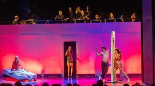 Besondere Premiere im Parktheater, die auf große Begeisterung stieß: Die Show „DanceSing“ mit den Nowak Sisters und der Tanzformation Invisible.
