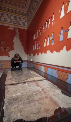 In Karlsruhe zu sehen: Bodenfragmente aus dem Palast von Tiryns.