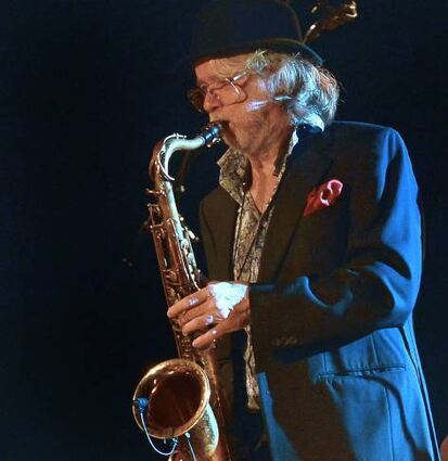 Auch am Saxofon ein Könner: Helge Schneider in Mannheim.