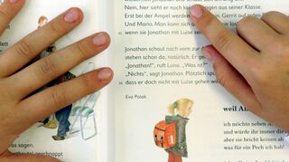 Jedes Wort für sich: Was viele in der Grundschule gelernt haben, behindert nach Aussagen von Trainern das schnelle Lesen im Erwachsenenalter.