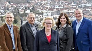 Die CDU präsentierte ihre Kandidatin für die Nachfolge des Ersten Stadtrats Helmut Sachwitz. Unser Bild zeigt (v.l.) Carmelo Torre, Markus Woißyk (beide Wahlvorbereitungsausschuss), Nicole Rauber-Jung, Petra Jackstein (Wahlvorbereitungsausschuss) und Bürgermeister Rolf Richter.