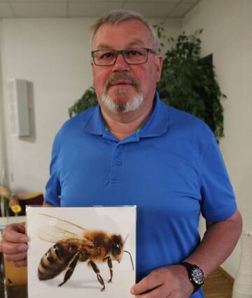 Imker Kurt Adam teilte in Reichenbach sein Wissen über Bienen.