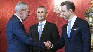 Amtsenthebung der Bundesregierung in Wien (v.l.): Präsident Alexander Van Der Bellen, Interimskanzler Hartwig Löger und Kultusminister Gernot Blümel.