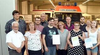 Bei der DRK-Jahreshauptversammlung in der neuen Unterkunft in der Rheinstraße wurden auch treue Mitglieder geehrt.