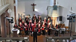 Mit einem Konzert in der Kirche Sankt Anna in Gronau feierte der Singkreis „Aufwind“ der evangelischem Kirchengemeinde sein 30-jähriges Bestehen.