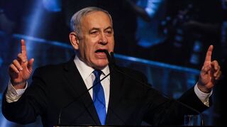 Ministerpräsident Benjamin Netanjahu spricht nach der Wahl in Tel Aviv zu seinen Anhängern.
