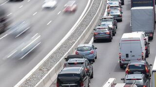 Etliche Kfz-Versicherer bieten bereits Telematik-Tarife an. Sie sammeln Daten von Pkw-Lenkern und belohnen umsichtiges Fahrverhalten mit Nachlässen.