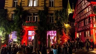 Zum Kneipenfestival „Heppening“ bevölkerten zahlreiche Partyfreunde die Straßen Heppenheims.