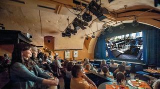<p>Rolf Bormuth hat einen Film über das PiPaPo-Theater in Bensheim gedreht. Am Freitag hatte das liebevolle Porträt im Kellertheater Premiere.</p>