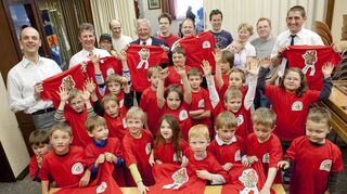 Die „Gründungsmitglieder“ der „Florianszwerge“ Zwingenberg: Unser Bild entstand vor zehn Jahren, als die Freiwillige Feuerwehr ihre Kinderabteilung ins Leben gerufen hat.