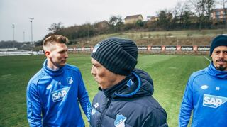 Blick hinter die Kulissen statt medialer Inszenierung: Teryoshins Fotos leben von der Improvisation – wie hier bei der TSG Hoffenheim.