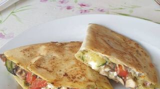 Mit den vegetarischen Quesadillas kann man so manchen Fleischliebhaber beeindrucken.