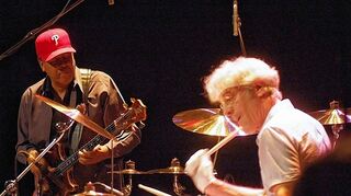 <p>Zwei Giganten ihres Genres stehen in Karlsruhe gemeinsam auf der Bühne: der Fusion-Bassist Stanley Clarke und Police-Schlagzeuger Stewart Copeland.</p>