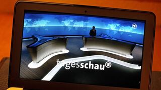 Zu einseitig, zu negativ: Große deutsche Nachrichtensendungen, wie die ARD-Tagesschau, rückten Afrika in Berichten oft in ein schlechtes Licht, sagen Fachleute.