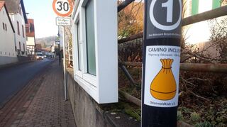 Wer den Camino Incluso wandert, kann in Beedenkirchen Station machen. An der evangelischen Kirche gibt es einen Pilgerstempel und nach Voranmeldung einen Pilgersegen.