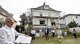 Bauingenieur und Vorstandsmitglied Markus Zimmermann präsentierte am Freitag die Pläne für das Geburtshaus an der Fehlheimer Straße.