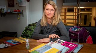Unter den Corona-Vorgaben können Schüler nicht die gewohnte Leistung bringen, sagt Stephanie Walter. Die Lorscher Mutter will erreichen, dass junge Leute in der Sekundarstufe I lernen können, ohne auch noch unter dem Druck auf gute Zeugnisnoten zu stehen. Stress wegen Corona hätten viele Schüler gerade schon genug.