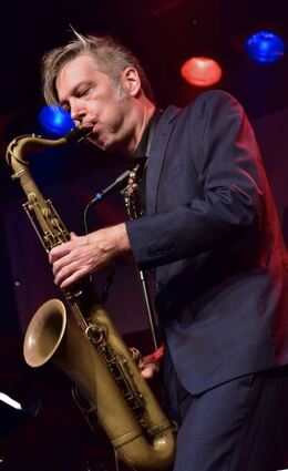 Improvisiert mühelos auf dem Saxofon: Daniel Erdmann.