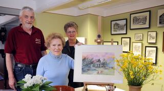 Gerda Luchterhand (Mitte) im Jahr 2009 mit Hans Krämer und Helga Müller-Kotthaus.