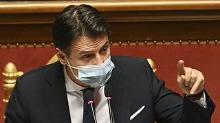 Giuseppe Conte, Ministerpräsident von Italien, hält im Senat eine Rede.