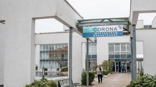 Das Corona-Impfzentrum Bergstraße in Bensheim am Berliner Ring hat gestern seinen Betrieb aufgenommen. Bis mehr Impfstoff zur Verfügung steht, sind nur 156 Impfungen pro Tag möglich.
