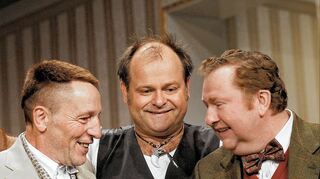<p>Ein charmantes Ganoven-Stück erwartet die Zuschauer in der Weinheimer Stadthalle am 17. Januar 2013 mit der Komödie "Ein Heimspiel" von Charles Lewinsky.</p>