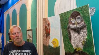 Rainer Scheffler zeigt unter dem Titel „Tierisch viel Seele“ Bilder im Nibelungen-Kunst-Palast in Elmshausen.