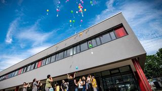Am letzten Schultag vor den Ferien verabschiedeten sich Schüler und Lehrer für immer von der Siegfriedschule.