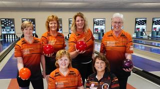 Zum erfolgreichen Team der Sportkeglerinnen gehören (stehend v.l.) Kerstin Gutgesell, Christel Enders, Yvonne Jährling, Christa Borger sowie (vorne) Petra Czajkowski und Monika Dreiss.
