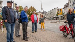 Beim Ortstermin der SPD am Ritterplatz ging es um das Thema Radverkehr.